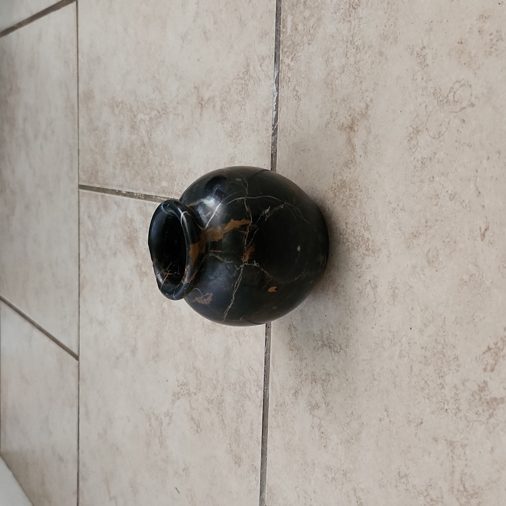 Black onyx stone marble vase